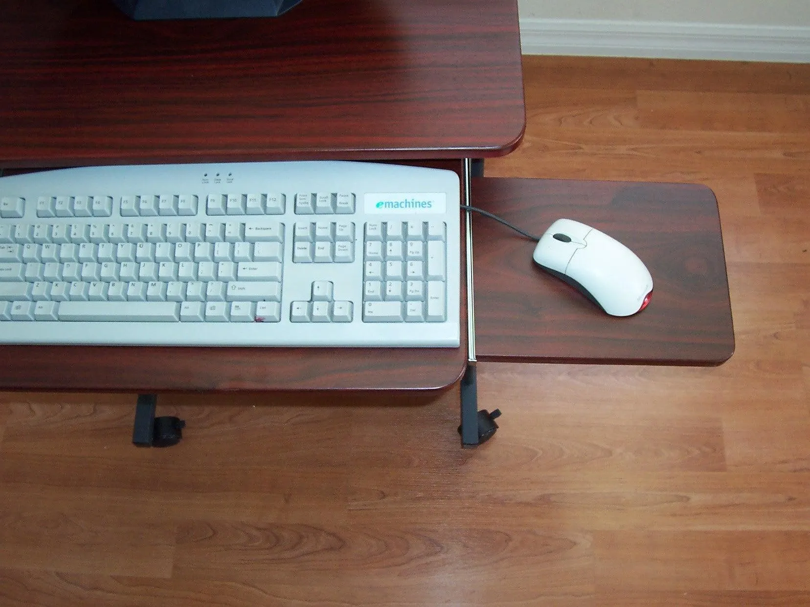 STS5806 24" Small Computer Desk with keyboard tray for small spaces