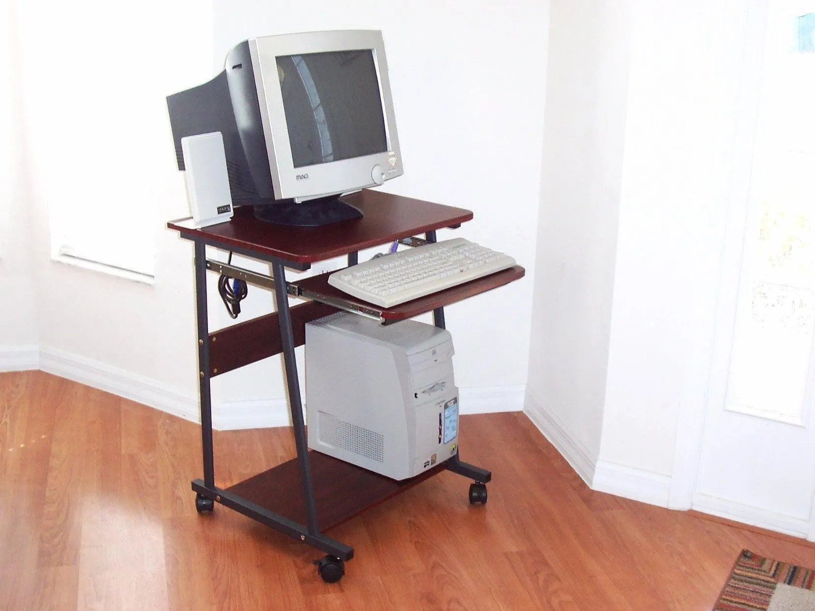 STS5806 24" Small Computer Desk with keyboard tray for small spaces