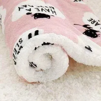 Winter Wonderland Pet Blanket: Snuggle in Style 🐾